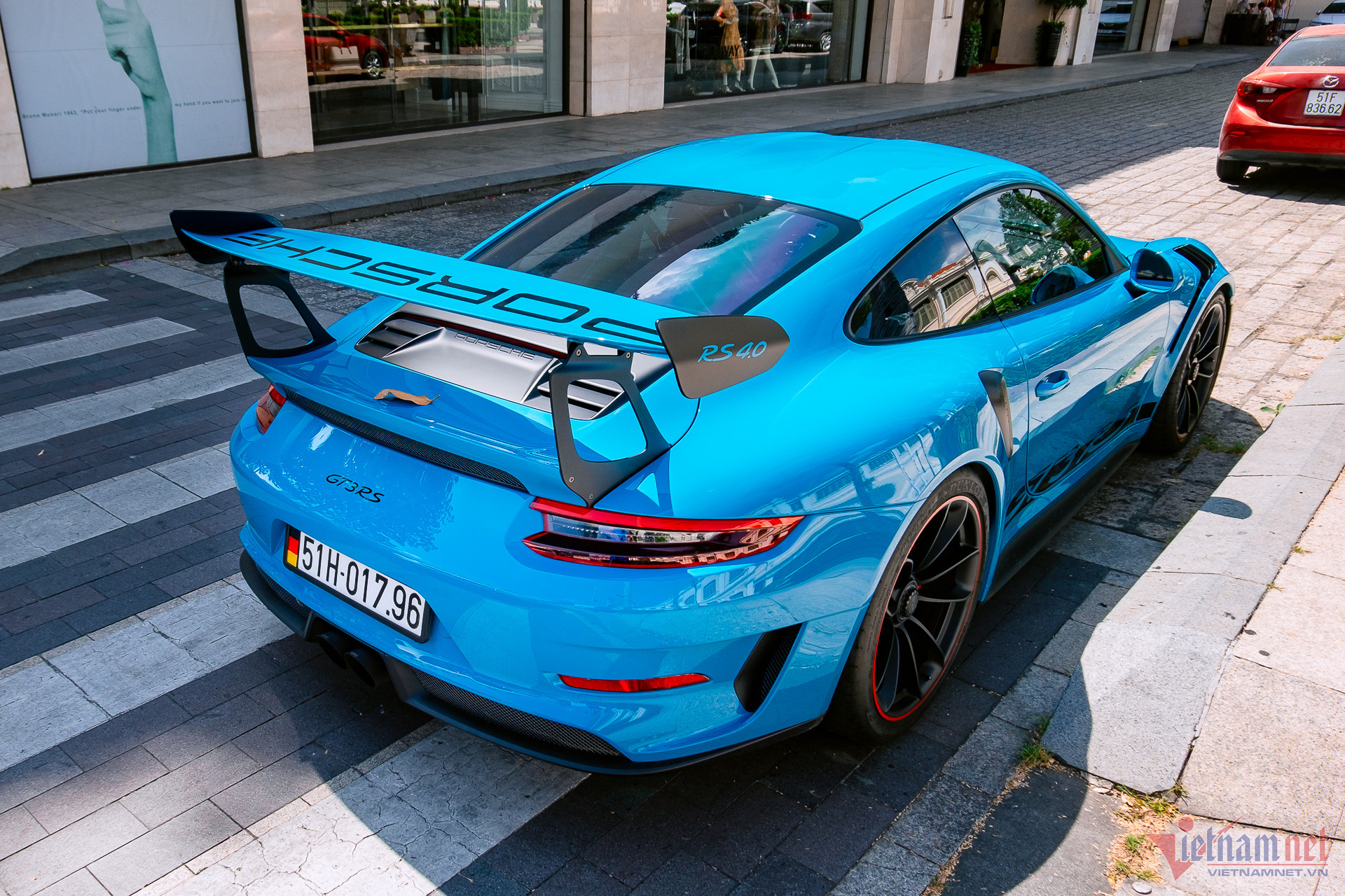 W-911-gt3-rs-2-1.jpg