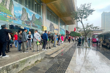 Chinese travelers flock to Mong Cai, 'zero-dong' tours feared to resume
