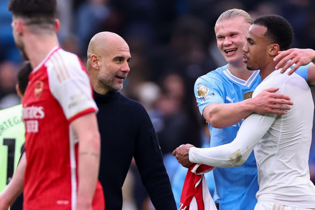 Pep Guardiola 'xù lông' bảo vệ Haaland, nói lý do mắng Jack Grealish