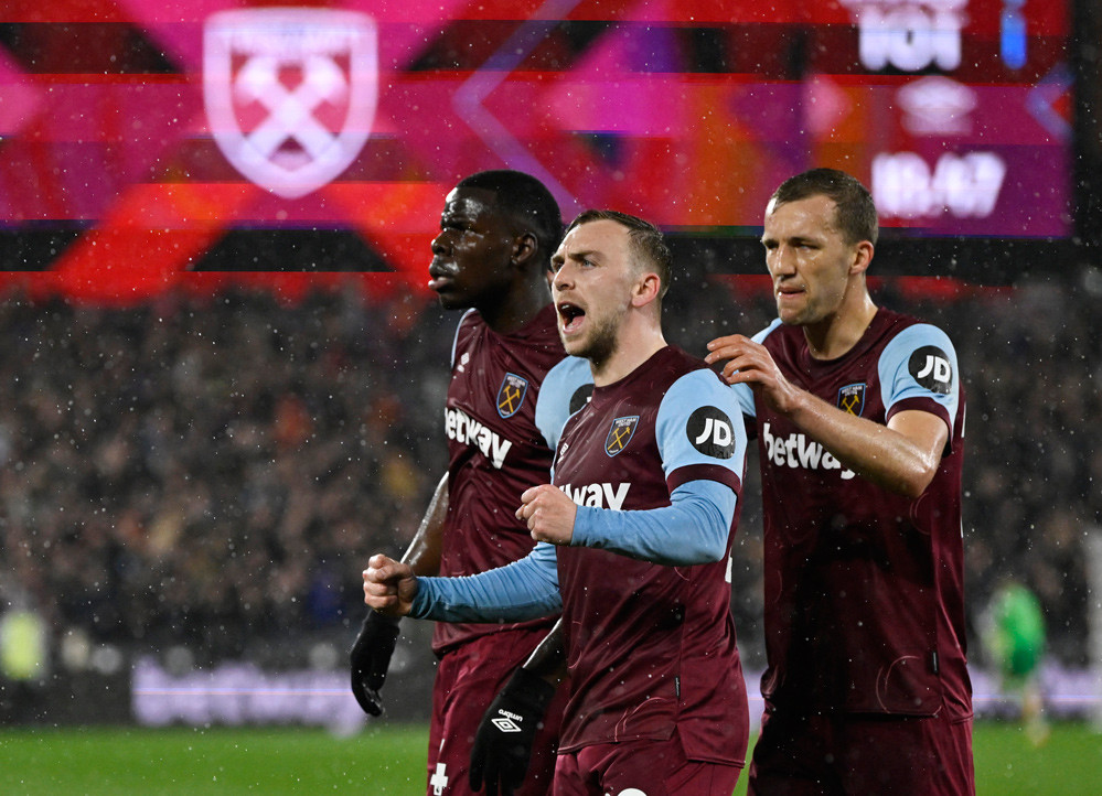 Son Heung-min tịt ngòi, Tottenham bị West Ham níu chân Tottenham.jpg