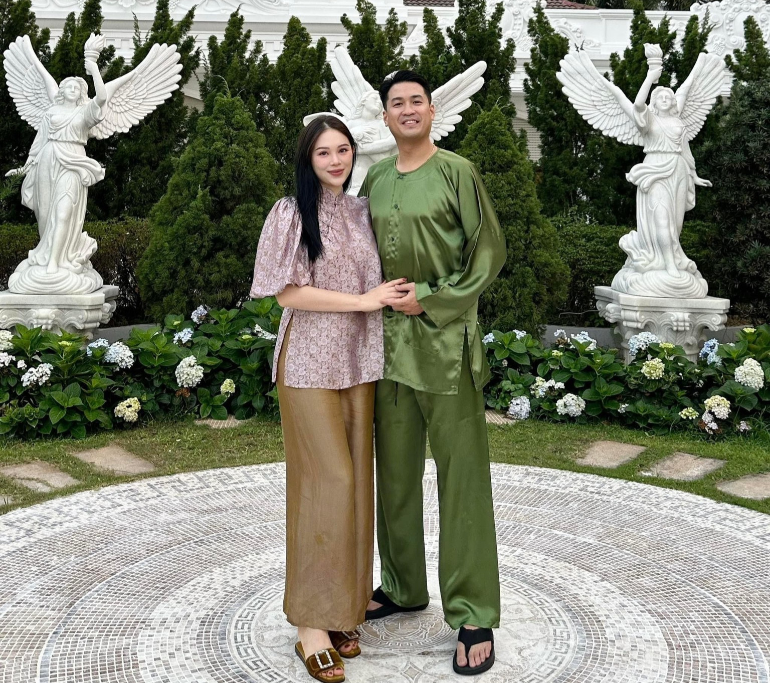 Linh Rrin Cuộc sống làm dâu hào môn của Linh Rin sau khi lấy thiếu gia Phillip Nguyễn