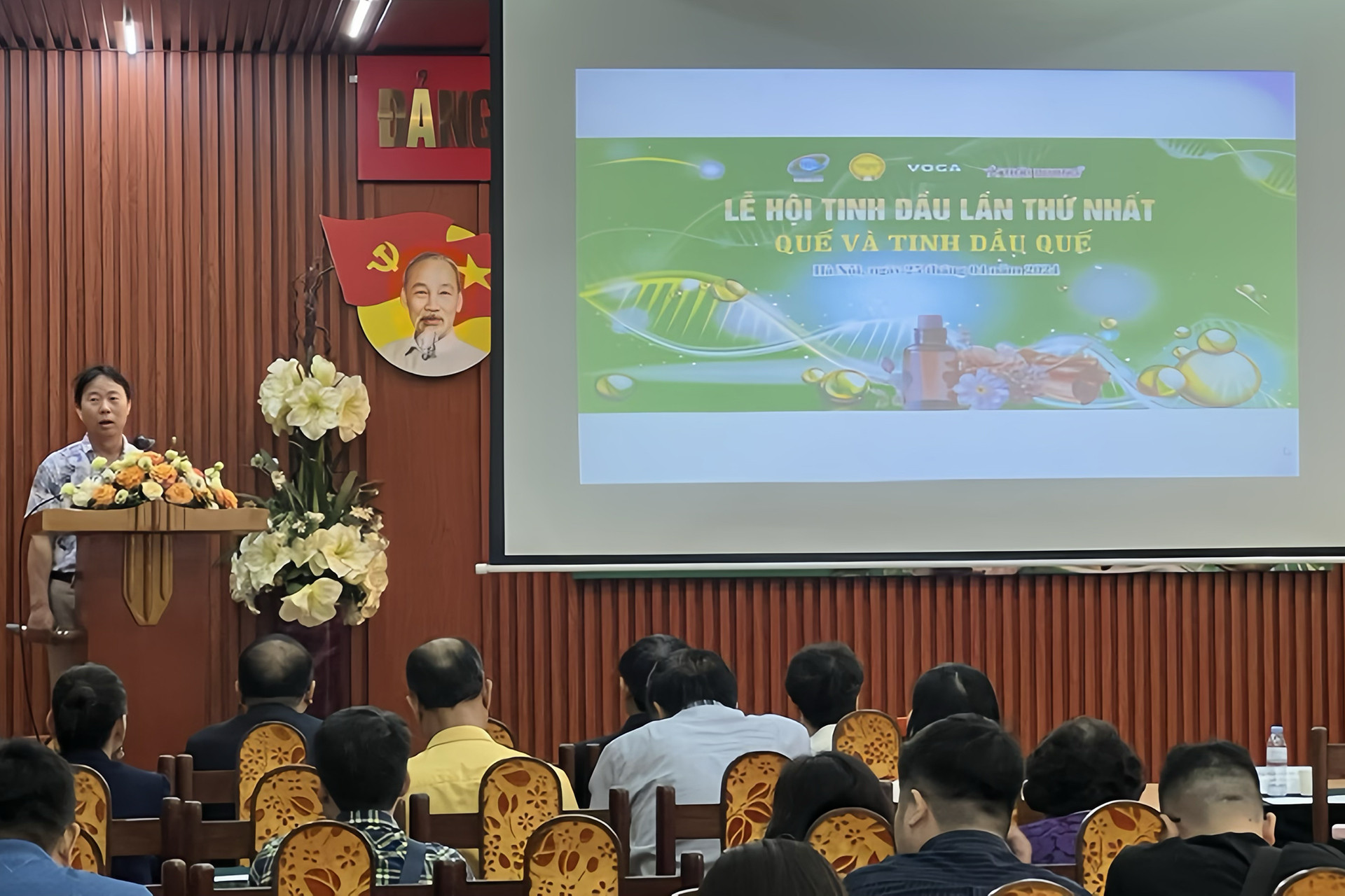 le hoi tinh dau que.jpg