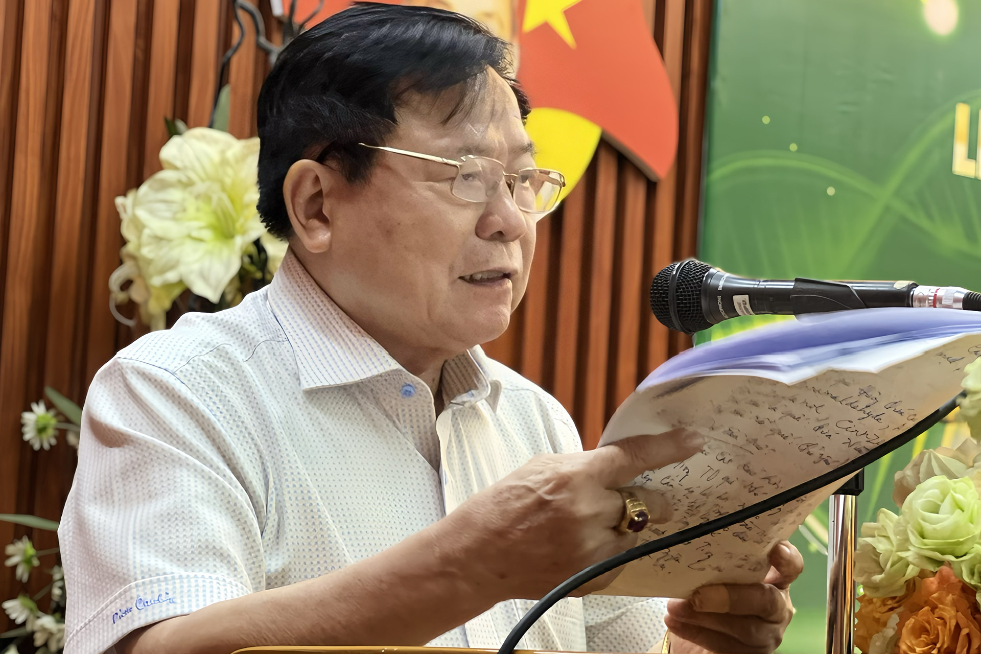 le hoi tinh dau que.jpg