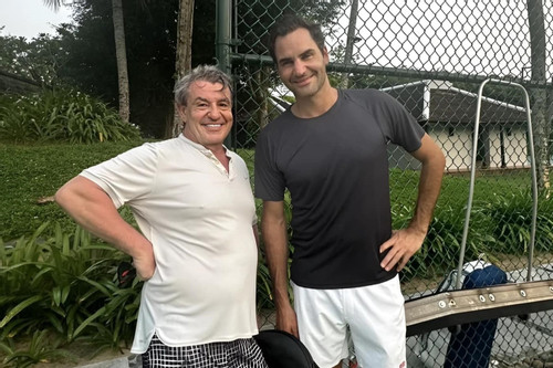 Tay vợt huyền thoại Roger Federer ở đâu khi đến Quảng Nam du lịch?