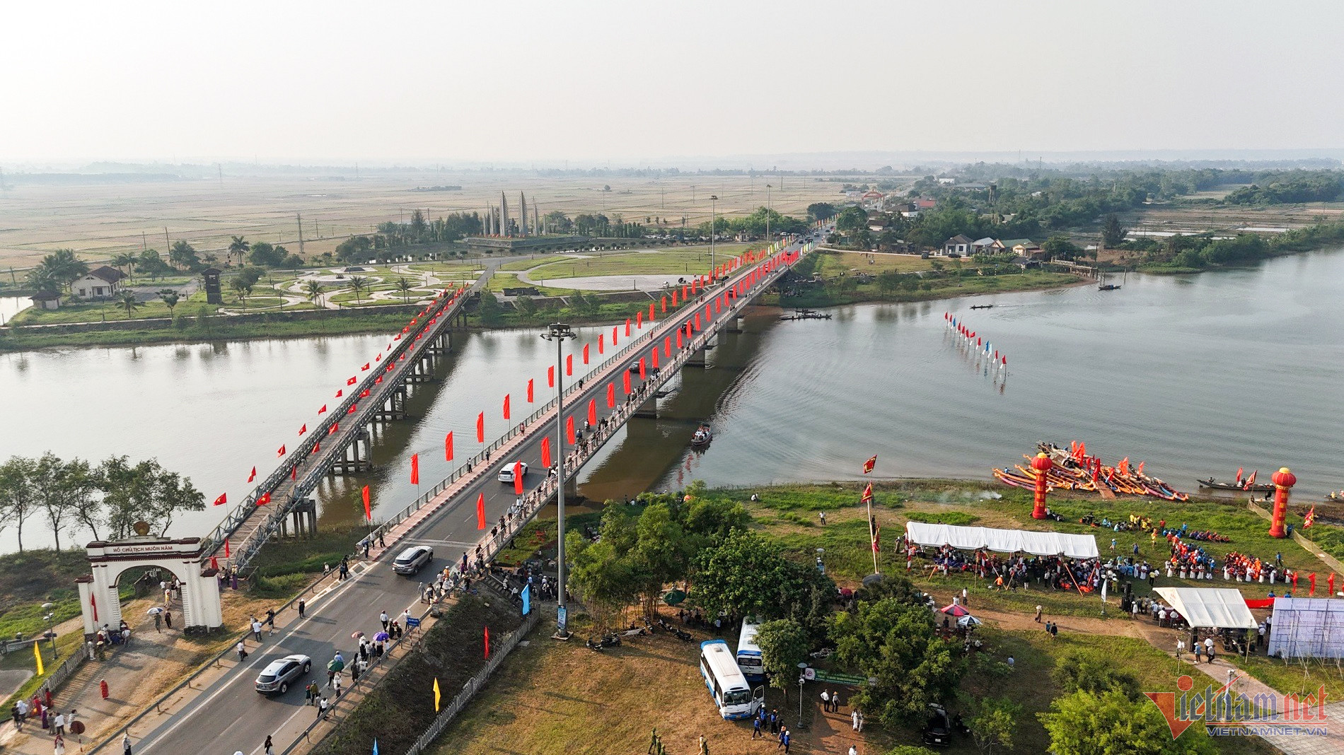 thuong co ben bo hien luong.jpg