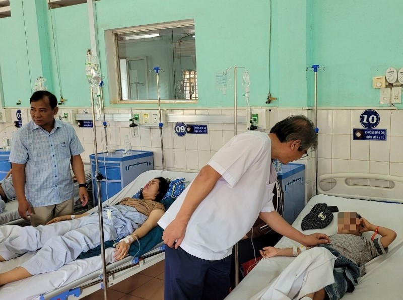 va cham 2 xe khach 2.jpg