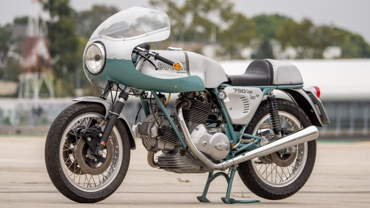 1974 Ducati 750SS Green Frame side profile view