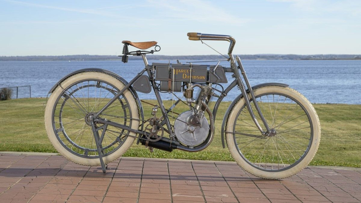 1908 Harley-Davidson Strap Tank side profile view