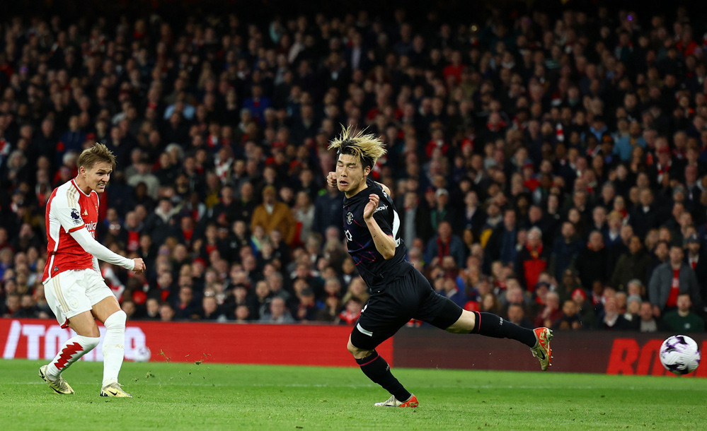 Thắng dễ Luton, Arsenal vững vàng ngôi số 1 Arsenal.jpg