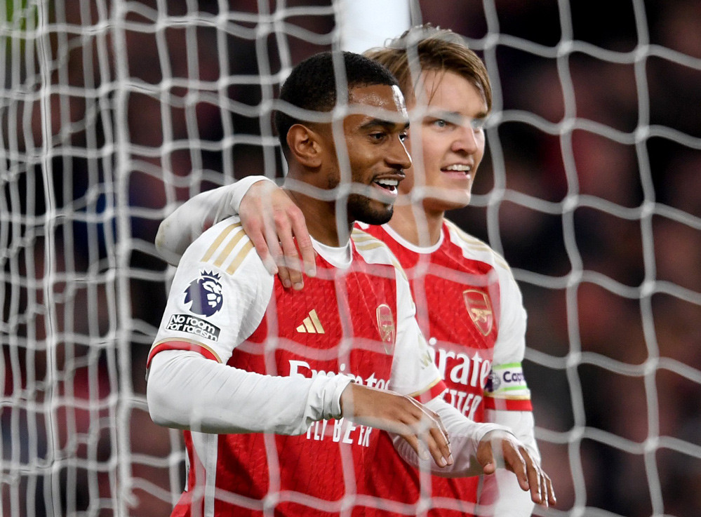 Thắng dễ Luton, Arsenal vững vàng ngôi số 1 Arsenal.jpg