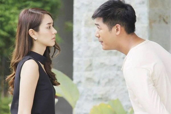 Khoe vợ đã đồng ý ly hôn, tôi bị nhân tình trẻ dội cho 'gáo nước lạnh'