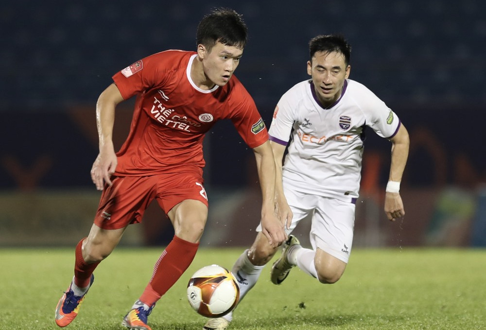 Thể Công Viettel cưa điểm trên sân của Bình Dương