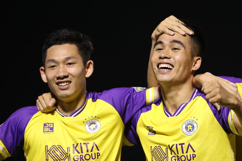 Xuân Mạnh, Hai Long giúp Hà Nội FC thắng đậm tại Thống Nhất