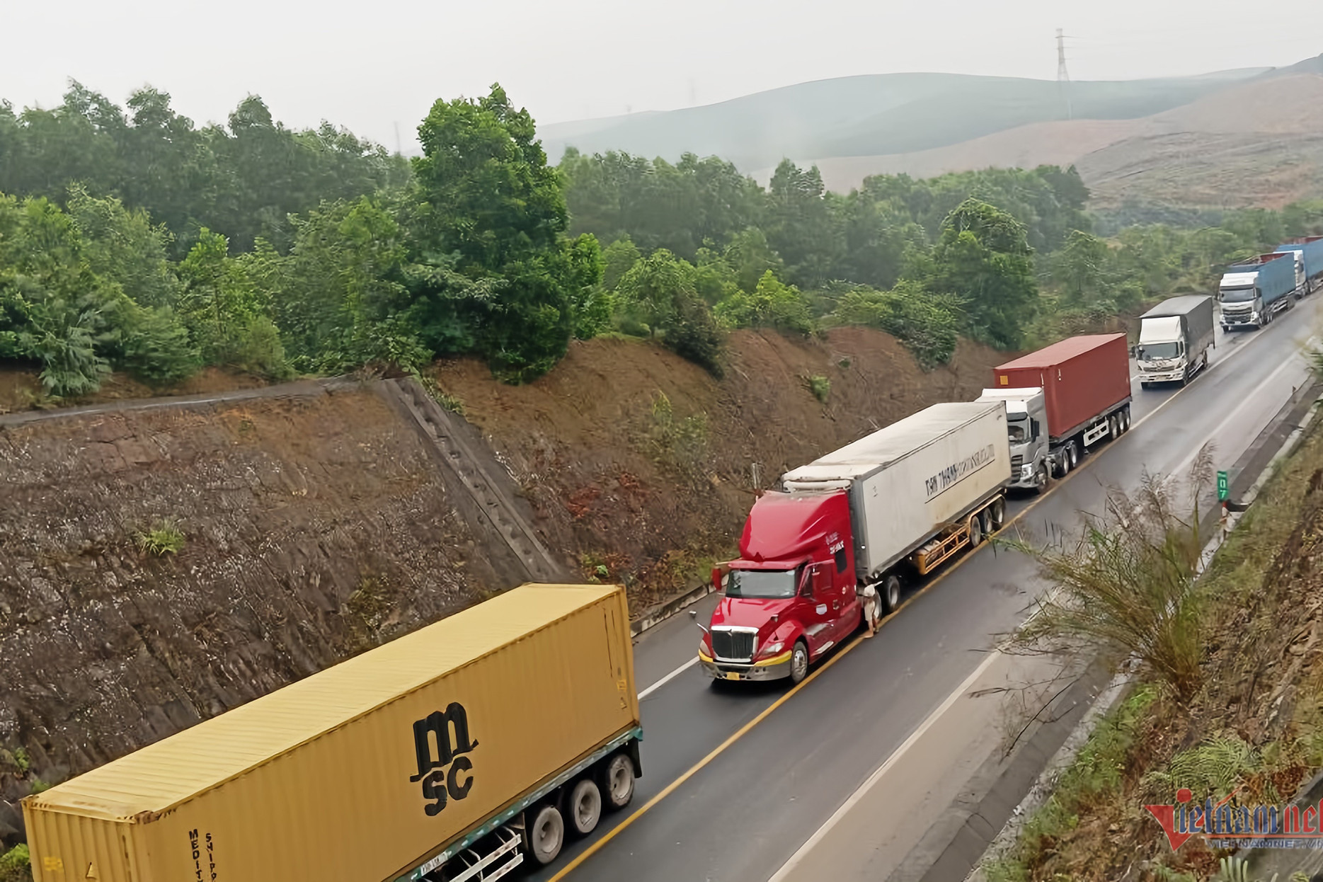 Two-lane highways and the problem of resource allocation