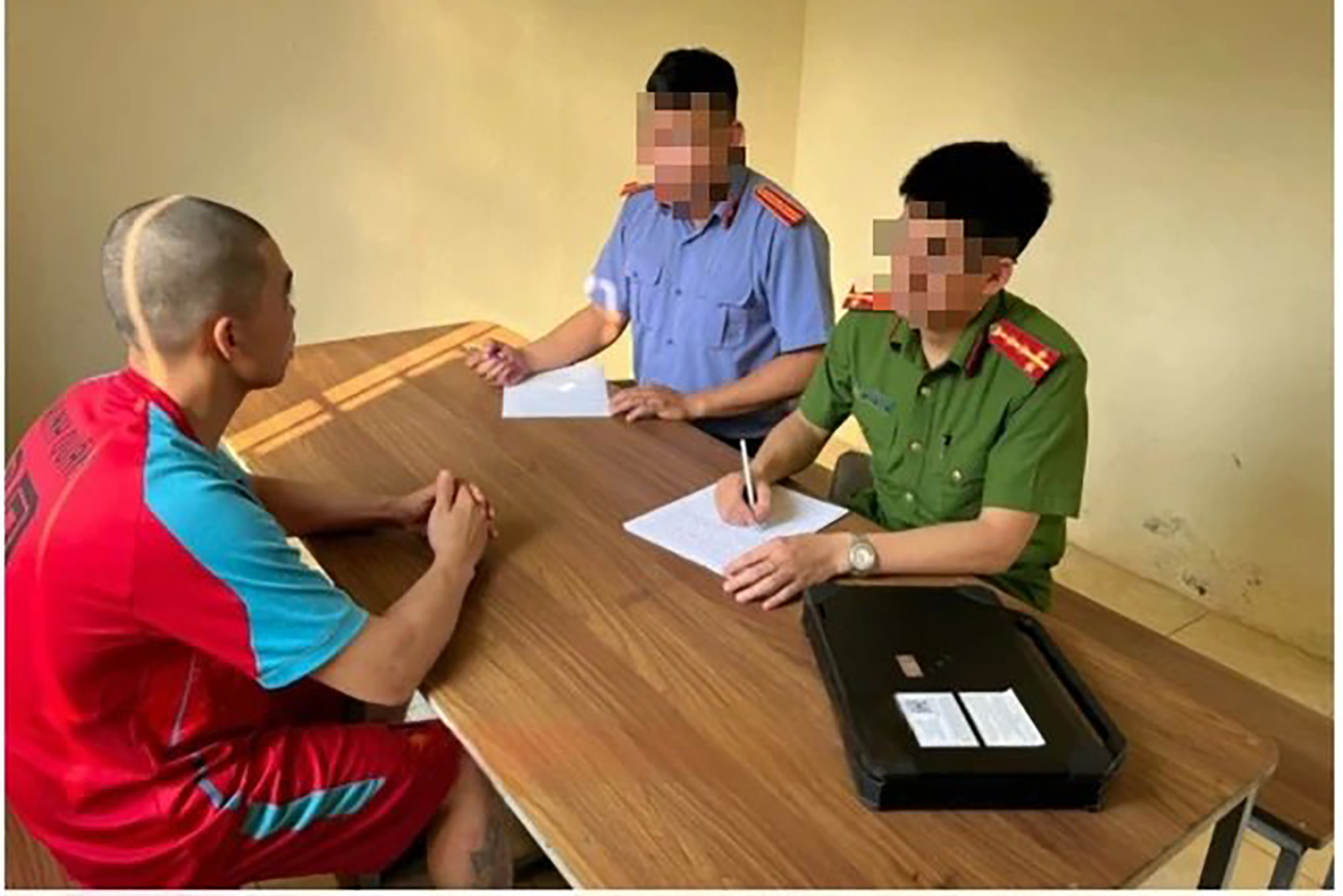 z5315895068853 a6282559fa444d170fb77b7ee542a3e8.jpg