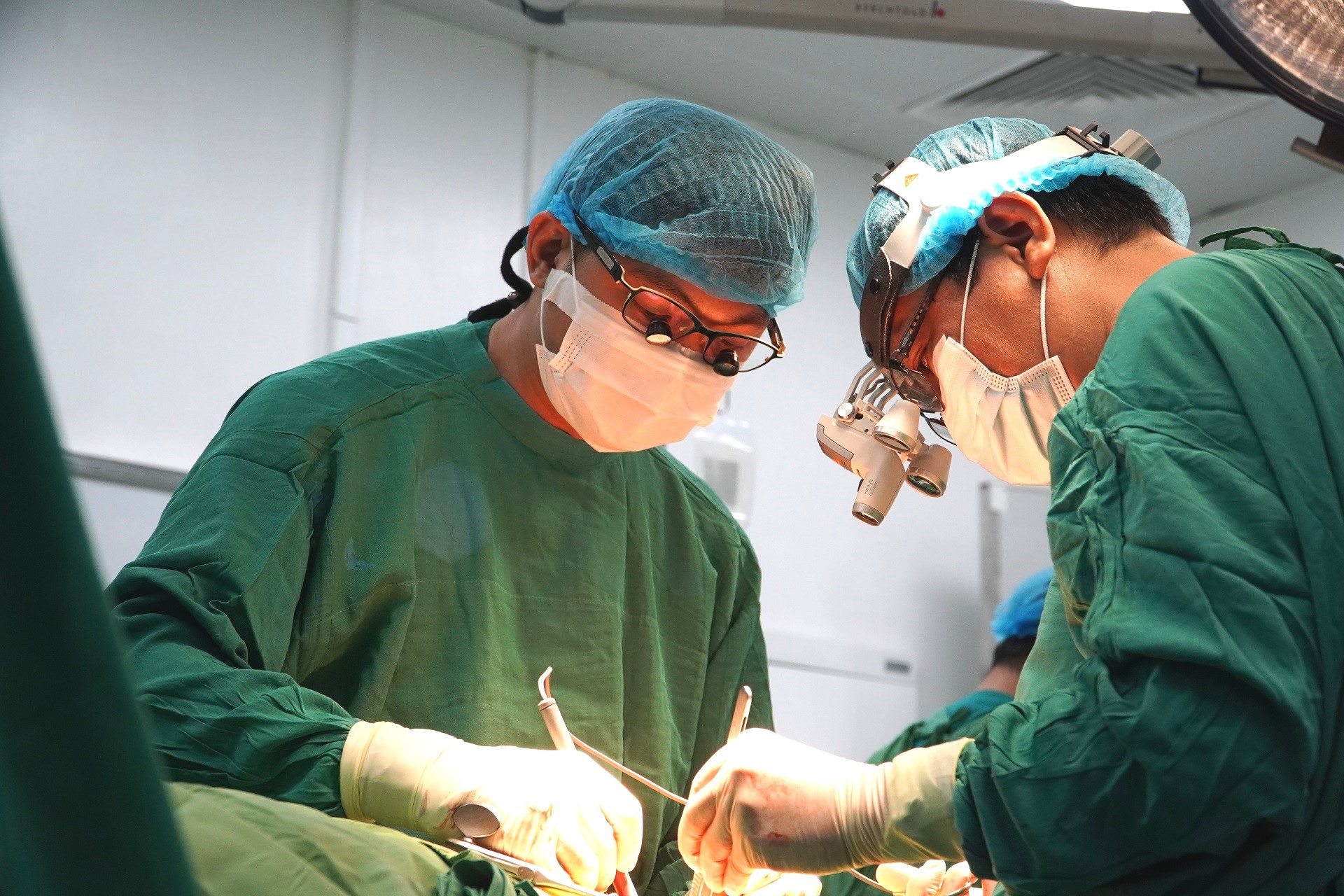 crh00707 ghep than.jpg