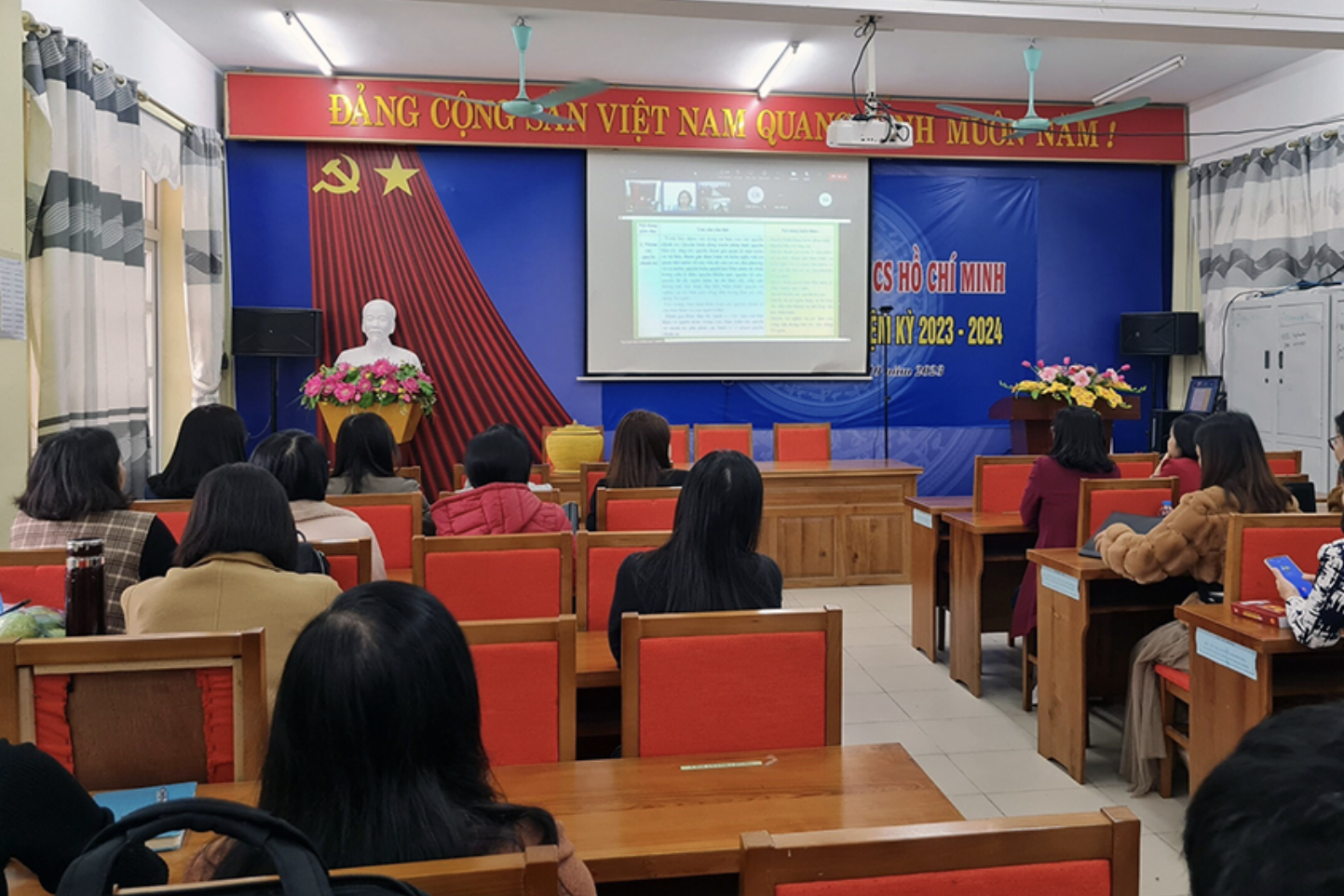 Gần 700 cán bộ quản lý, giáo viên tham gia tập huấn nội dung giáo dục về QCN