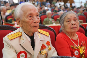 Cặp vợ chồng bén duyên từ chiến trường Điện Biên Phủ