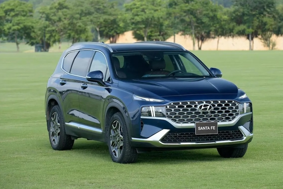 Xe Hyundai SantaFe sau 3 năm giảm 500 triệu, vẫn giá 1 tỷ có đáng mua?