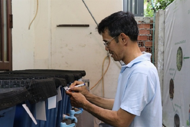 Engineer invents a machine treating waste into organic fertiliser