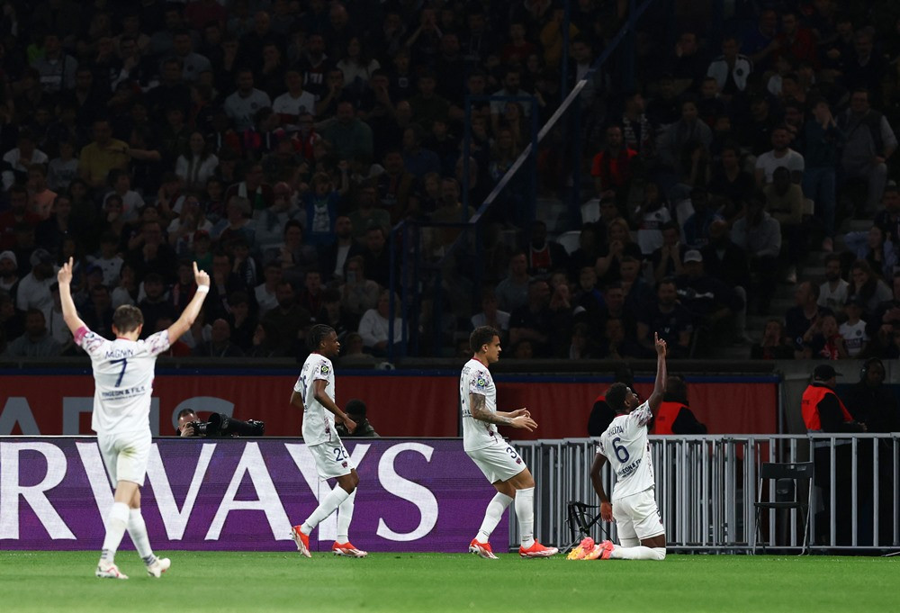 Mbappe sắm vai kiến tạo, PSG thoát thua trước trận tiếp Barca psg vs clermont 2.jpg