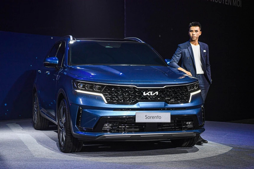 xe hybrid anh 8