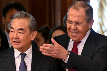 Ngoại trưởng Nga bàn thảo những gì trong chuyến thăm Trung Quốc?