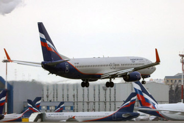 Ukraine thúc giục EU áp lệnh cấm bay với công dân Nga và Belarus
