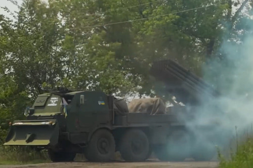 Video quân Nga bắn cháy pháo phản lực phóng loạt Vampire của Ukraine