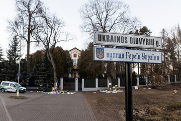 Đại sứ quán Nga ở Lithuania liên tiếp bị tấn công bằng bom cháy