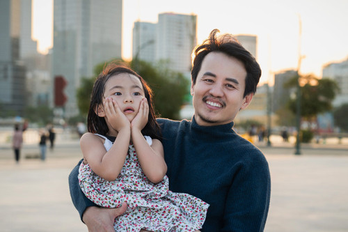 Diễn viên Hồ Quang Mẫn không hối hận khi làm bố đơn thân