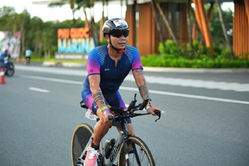 Ironman Khoa inspires disabled to shine