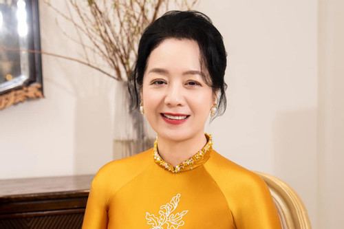Jennifer Phạm xinh đẹp ở Trung Quốc, NSƯT Chiều Xuân quá trẻ so với tuổi 57