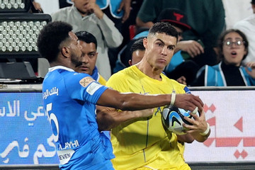 Ronaldo lãnh thẻ đỏ, Al Nassr bị Al Hilal loại khỏi Saudi Super Cup