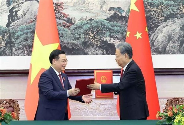 Top Vietnamese, Chinese legislators hold talks hinh anh 2