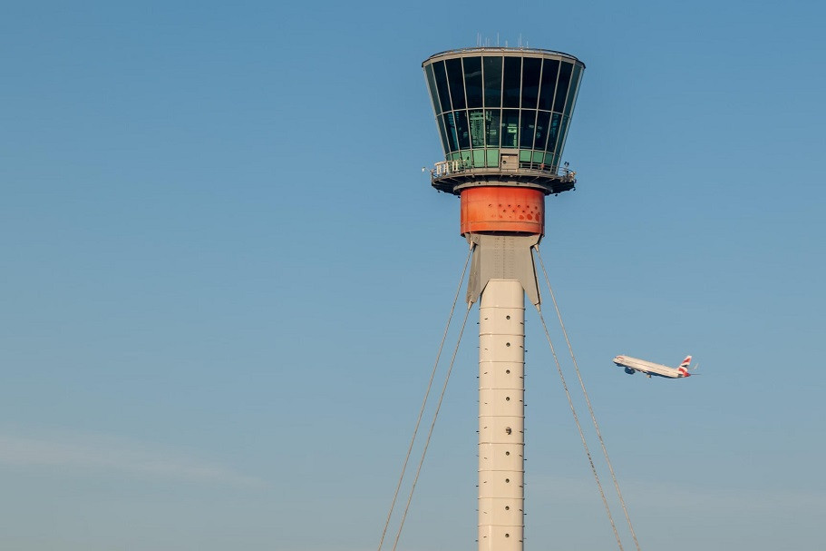 Bí mật ẩn dưới tháp không lưu của Anh có thể thay đổi tất cả các sân bay