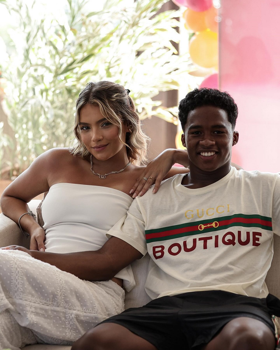 endrick ban gai 1.jpg