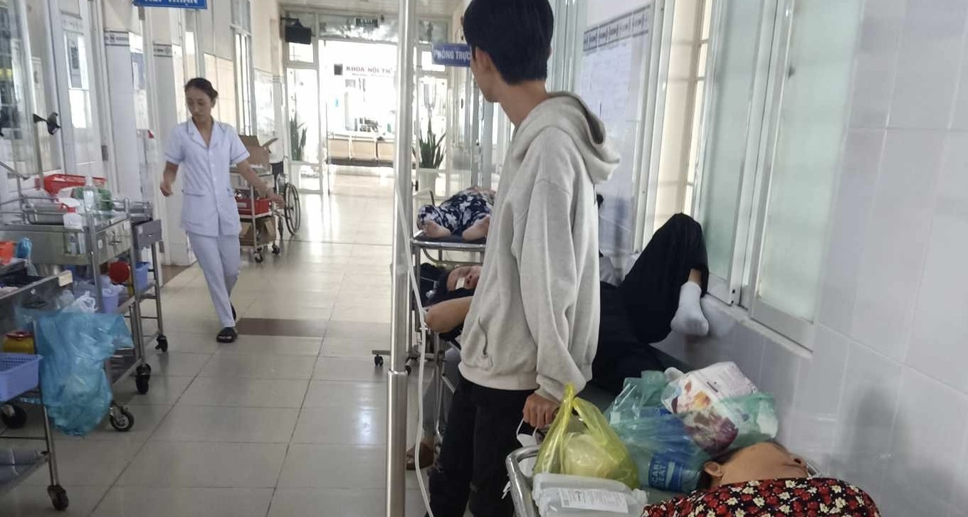 Hơn 70 người nhập viện nghi ngộ độc sau khi ăn bánh mì ở Đồng Nai