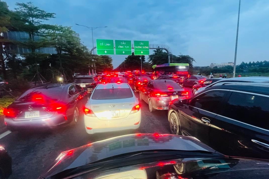 Sau kỳ nghỉ lễ, lái xe trở lại thành phố cách nào để tránh gặp cảnh tắc đường?