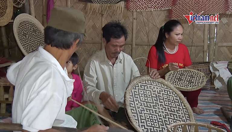 Rattan and bamboo products of Nghe An’s mountainous areas go abroad