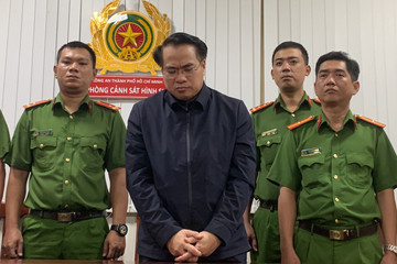 Bản tin trưa 2/5: Truy tố 2 cựu Cục trưởng Đăng kiểm Việt Nam