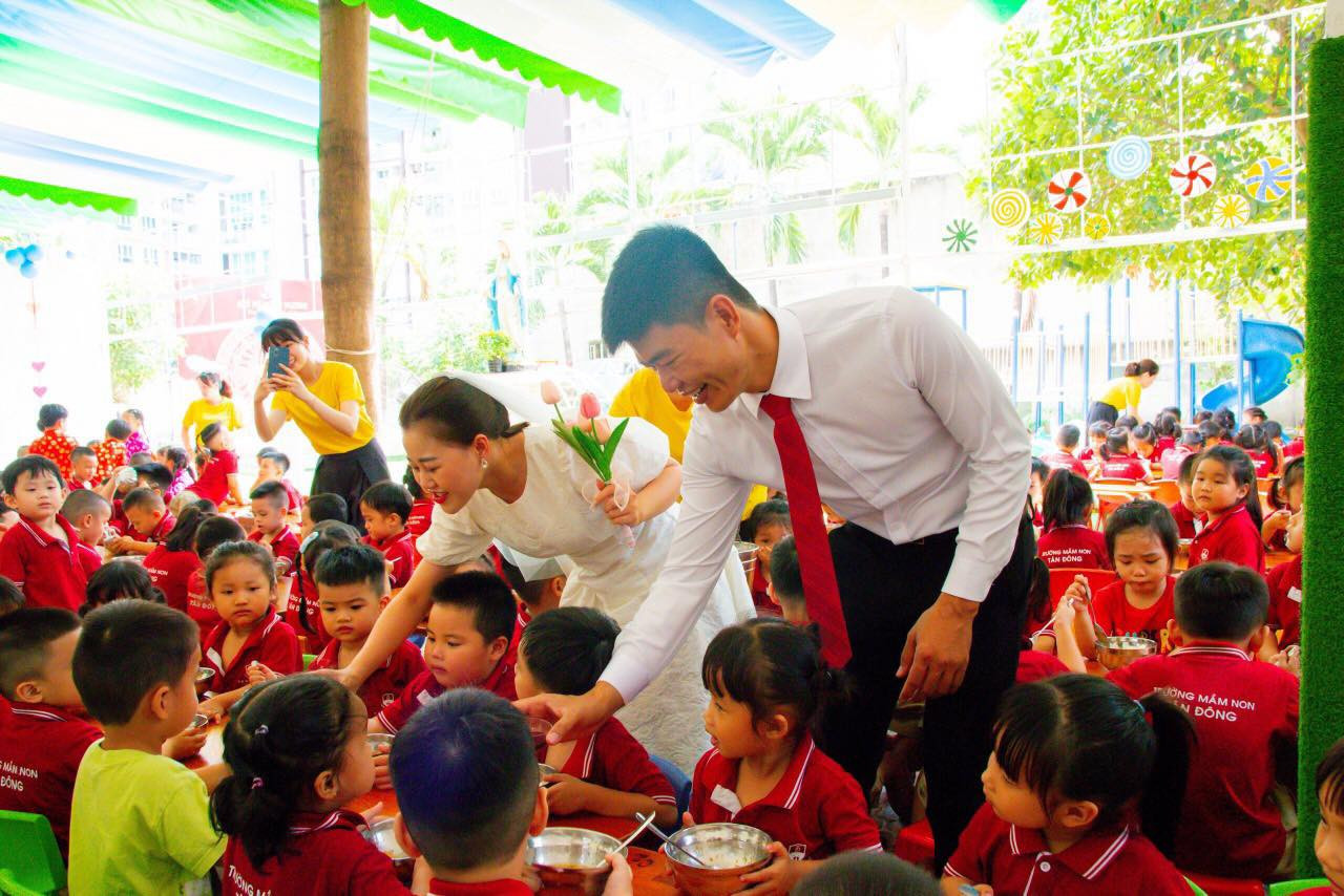 cô giáo mầm non.jpg