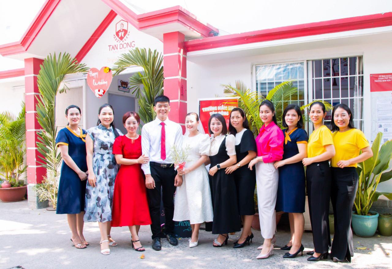 cô giáo mầm non.jpg