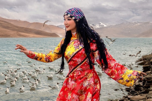 Hoa hậu Giáng My: 'Tôi phải thở oxy khi du lịch Tây Tạng'
