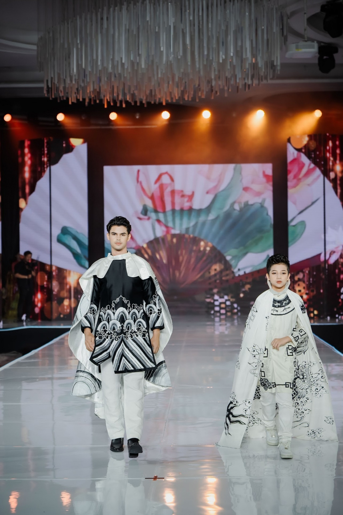 local designer promotes ao dai at bangkok kid international fashion week picture 3