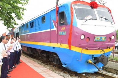 Vietnam launches new freight rail route to China