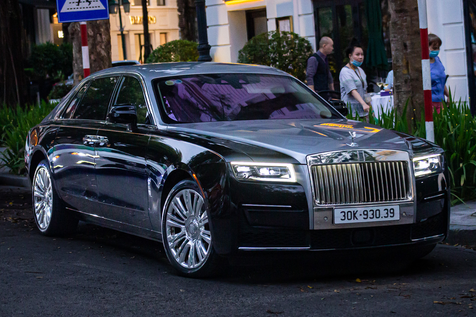 Đi Rolls-Royce 40 tỷ, đại gia Hà Nội chỉ tốn 40 triệu sở hữu biển số &apos;thần tài&apos;