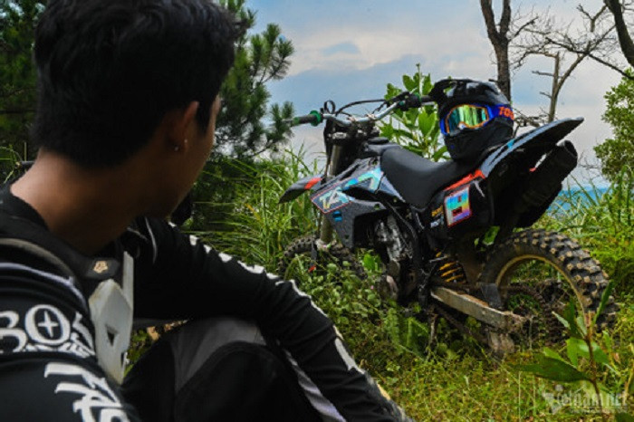 dua xe moto3.jpg