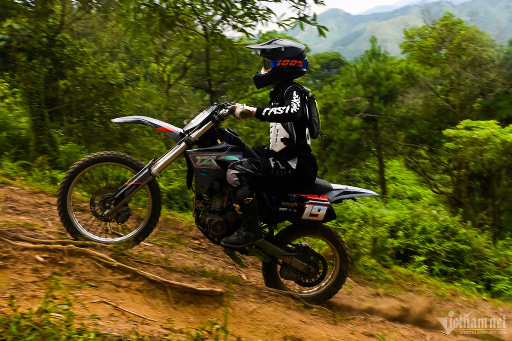 dua xe moto8.jpg