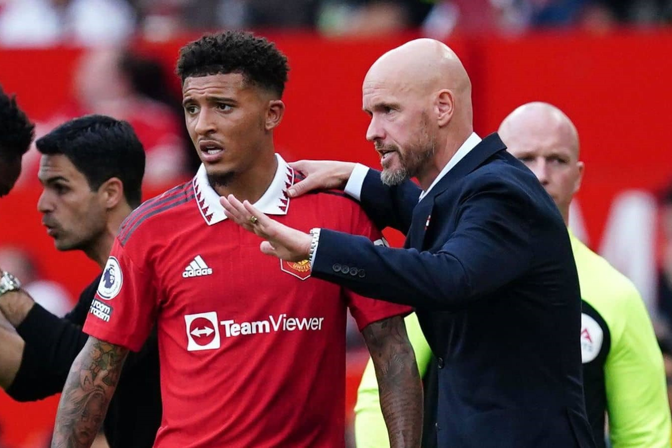 Erik ten Hag được hỏi xoáy về Sancho, đính chính chuyển nhượng MU